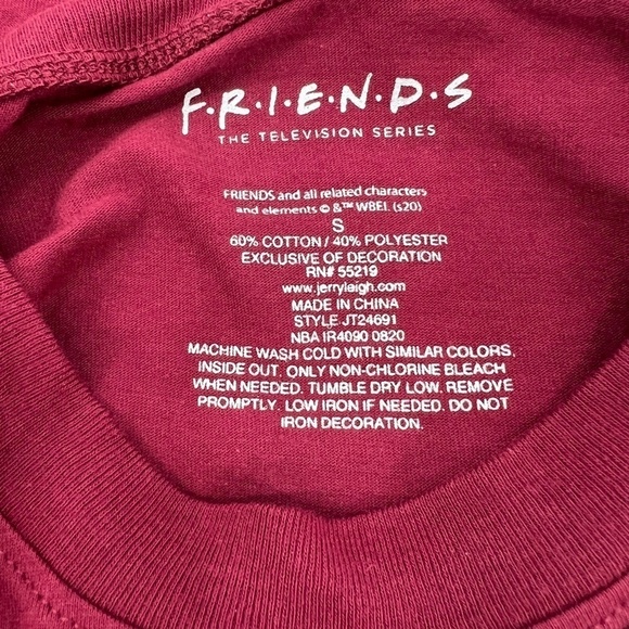 NWT Jerry Leigh F•R•I•E•N•D•S Central Perk Red Long Sleeve T-Shirt Size S Womens - Picture 2 of 5